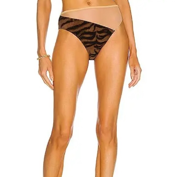 Norma Kamali Snak Mesh Bottom - Picture 2 of 3